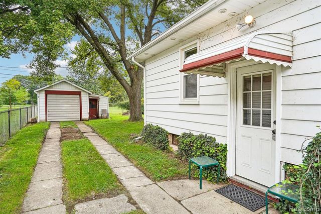 3227 Grayson Street, Ferndale, MI 48220