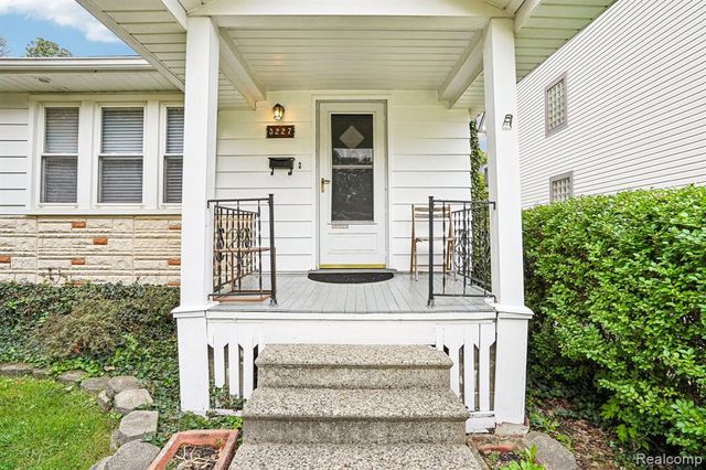 3227 Grayson Street, Ferndale, MI 48220