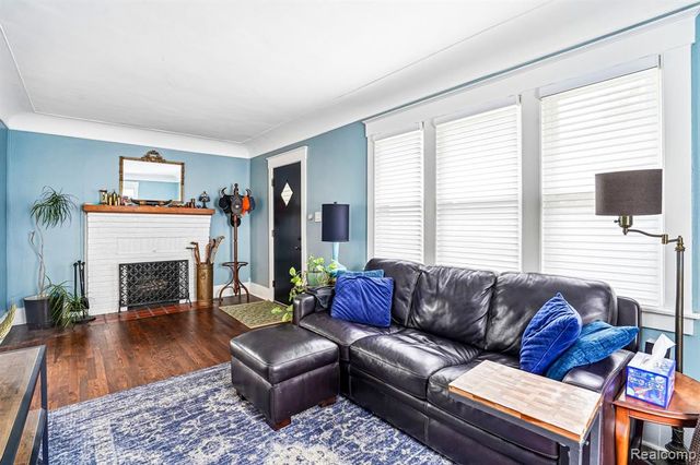 3227 Grayson Street, Ferndale, MI 48220