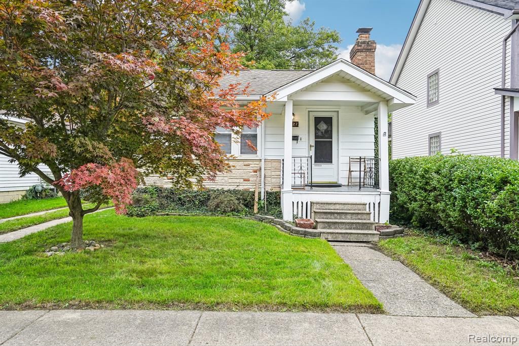 3227 Grayson Street, Ferndale, MI 48220