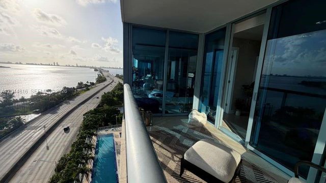 601 NE 36th Street 1306, Miami, FL 33137