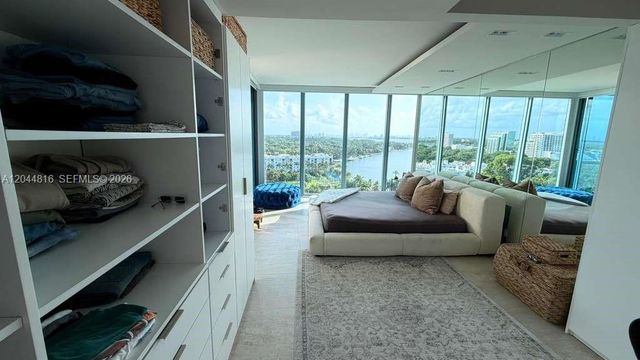 601 NE 36th Street 1306, Miami, FL 33137