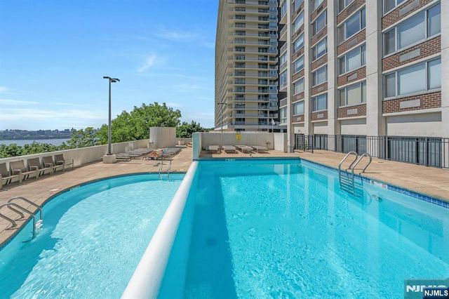 1600 Parker Avenue 20J, Fort Lee, NJ 07024
