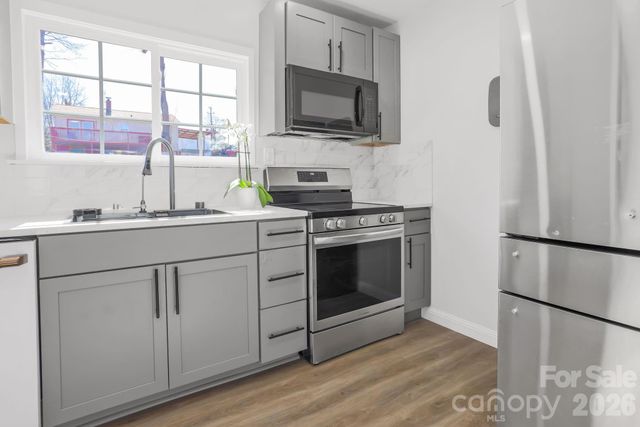 2991 1st Avenue Place NW, Hickory, NC 28601