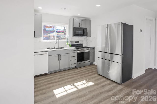 2991 1st Avenue Place NW, Hickory, NC 28601