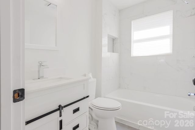 2991 1st Avenue Place NW, Hickory, NC 28601