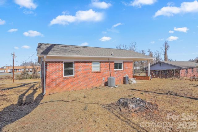 2991 1st Avenue Place NW, Hickory, NC 28601