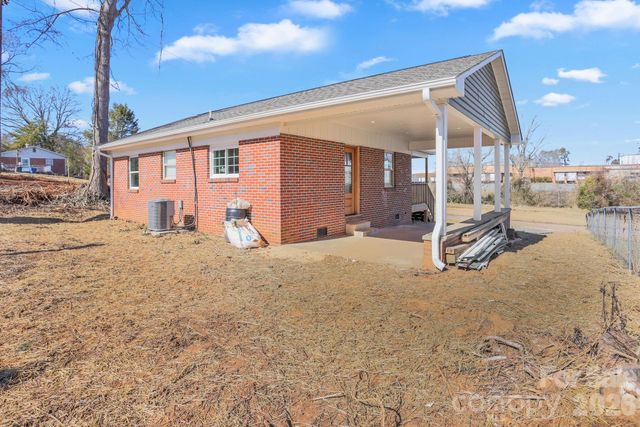 2991 1st Avenue Place NW, Hickory, NC 28601