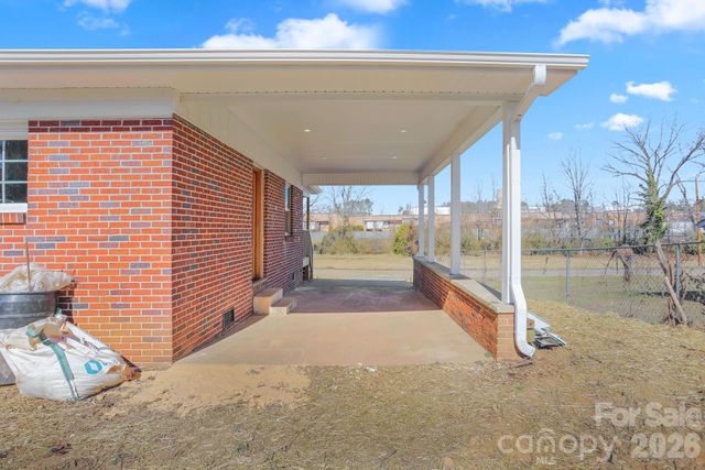 2991 1st Avenue Place NW, Hickory, NC 28601