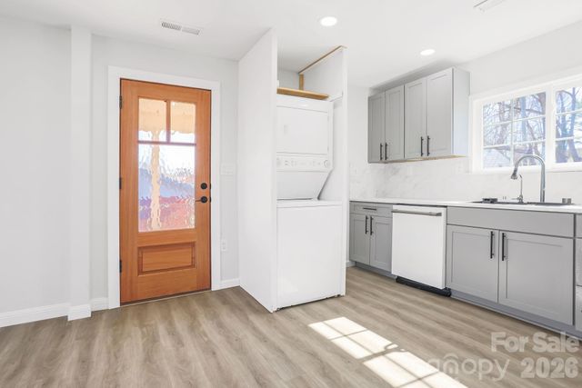 2991 1st Avenue Place NW, Hickory, NC 28601