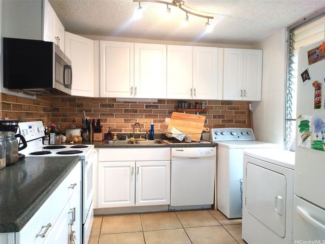 95-273 Waikalani Drive D1005, Mililani, HI 96789