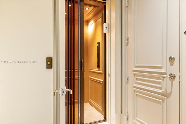 5250 Snapper Creek Rd, Coral Gables, FL 33156