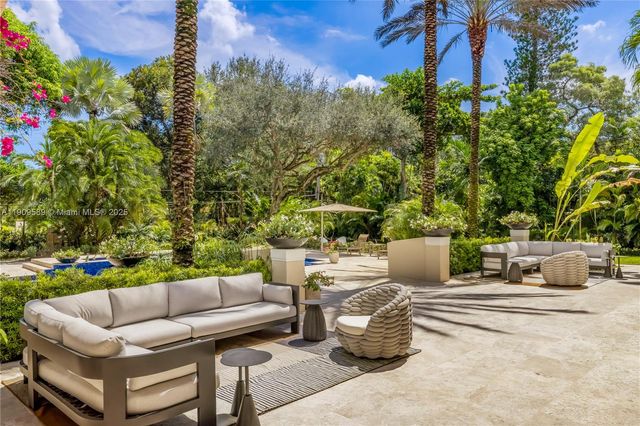 5250 Snapper Creek Rd, Coral Gables, FL 33156