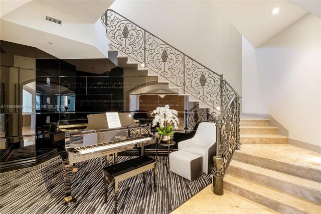 5250 Snapper Creek Rd, Coral Gables, FL 33156