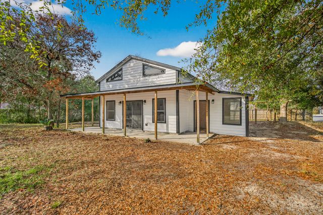 105 E Renoir Road, Defuniak Springs, FL 32433