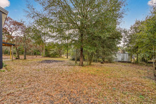 105 E Renoir Road, Defuniak Springs, FL 32433