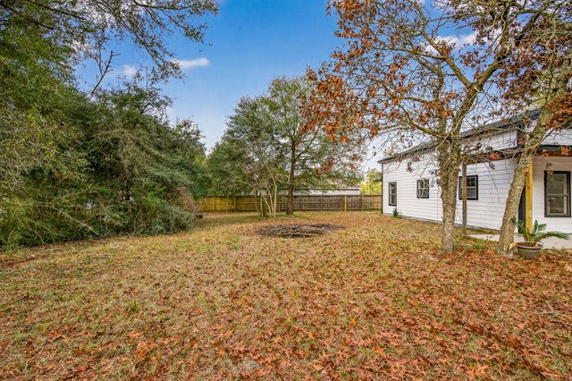 105 E Renoir Road, Defuniak Springs, FL 32433