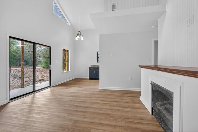 105 E Renoir Road, Defuniak Springs, FL 32433