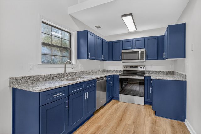 105 E Renoir Road, Defuniak Springs, FL 32433