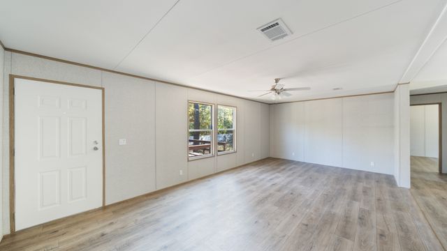 207 Woody Drive, Mabank, TX 75156