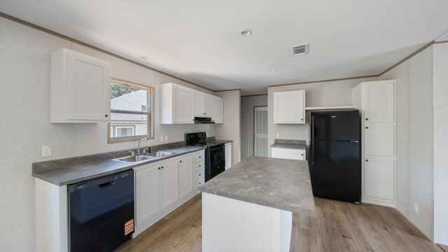 207 Woody Drive, Mabank, TX 75156