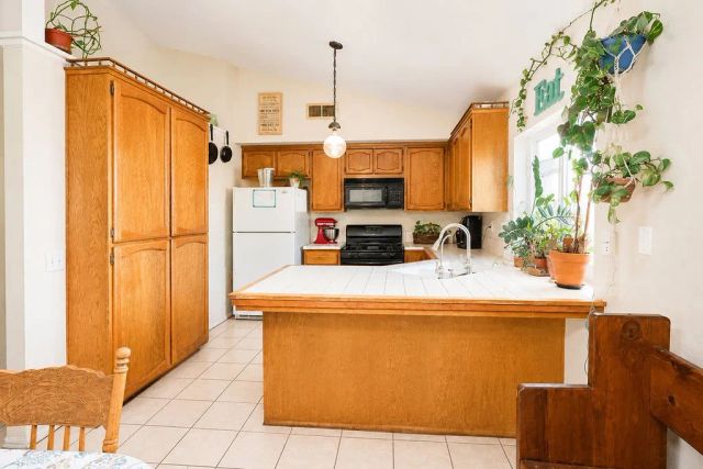 24285 Robie Court, Moreno Valley, CA 92551