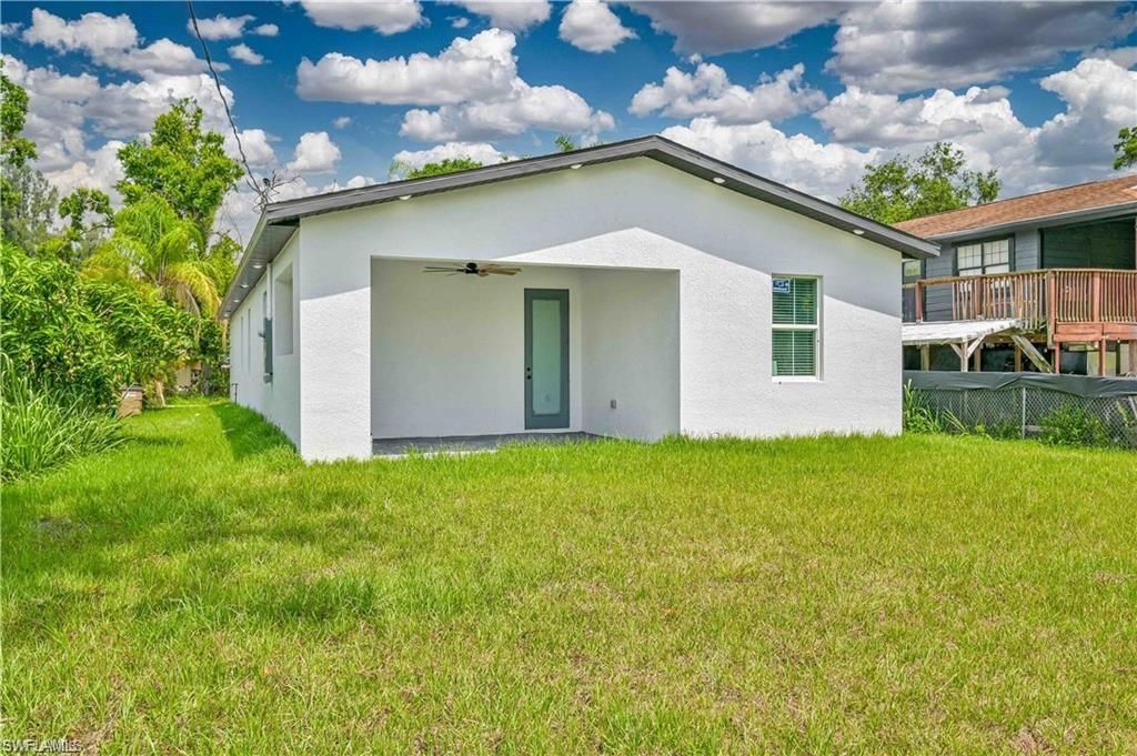 2223 Carver AVE, FORT MYERS, FL 33916 — photo 2