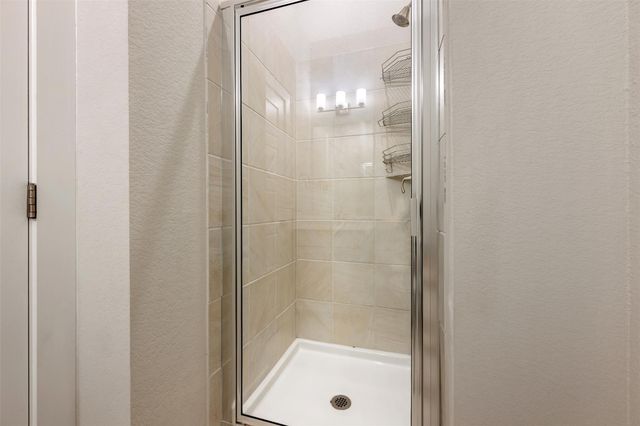 2104 Prairie Oaks DR, Georgetown, TX 78628