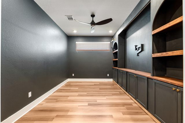 2104 Prairie Oaks DR, Georgetown, TX 78628