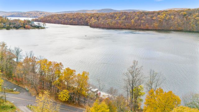 10 Juniper Drive, New Milford, CT 06776