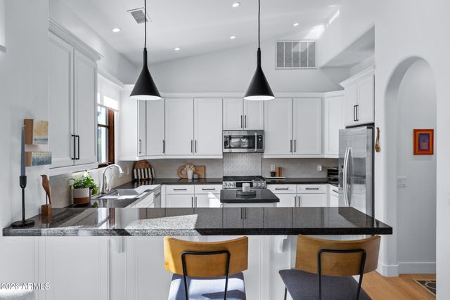 1777 W OCOTILLO Road 16, Chandler, AZ 85248