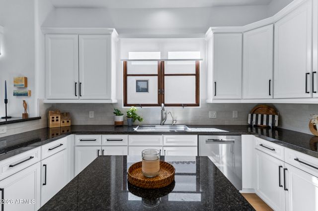 1777 W OCOTILLO Road 16, Chandler, AZ 85248