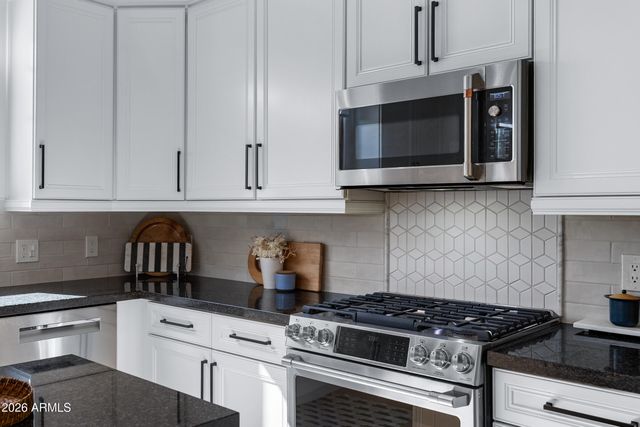 1777 W OCOTILLO Road 16, Chandler, AZ 85248