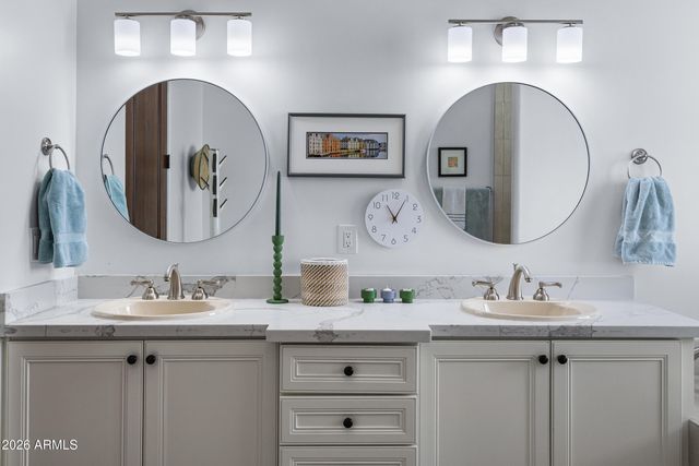 1777 W OCOTILLO Road 16, Chandler, AZ 85248