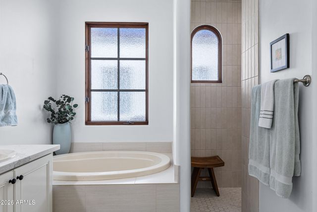 1777 W OCOTILLO Road 16, Chandler, AZ 85248