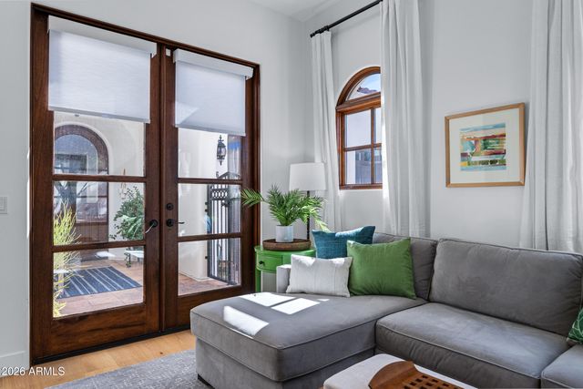 1777 W OCOTILLO Road 16, Chandler, AZ 85248