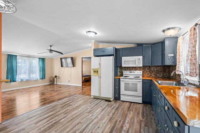 425 Sand Hill Dr., Conway, SC 29526