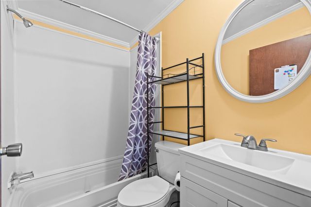 425 Sand Hill Dr., Conway, SC 29526