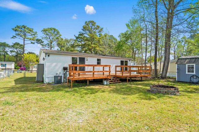 425 Sand Hill Dr., Conway, SC 29526