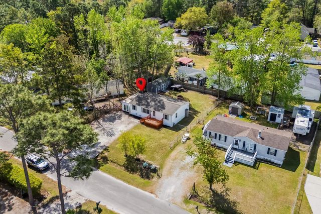 425 Sand Hill Dr., Conway, SC 29526