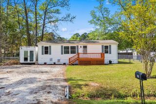 425 Sand Hill Dr., Conway, SC 29526