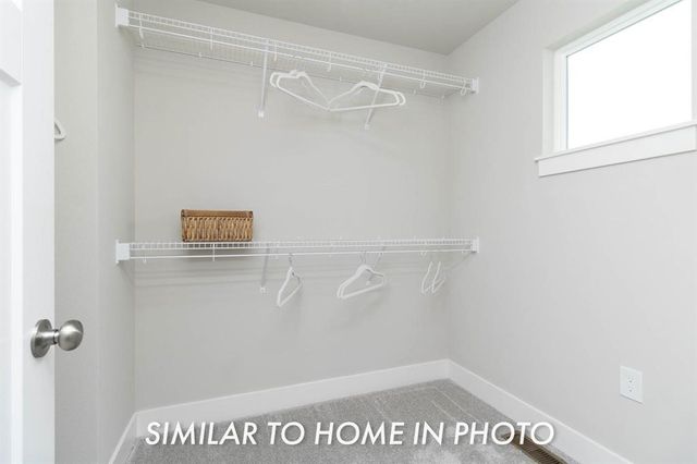 6933 Poppy Court, Johnston, IA 50131