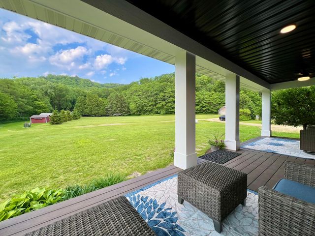 W12420 State Highway 35, Stockholm, WI 54769