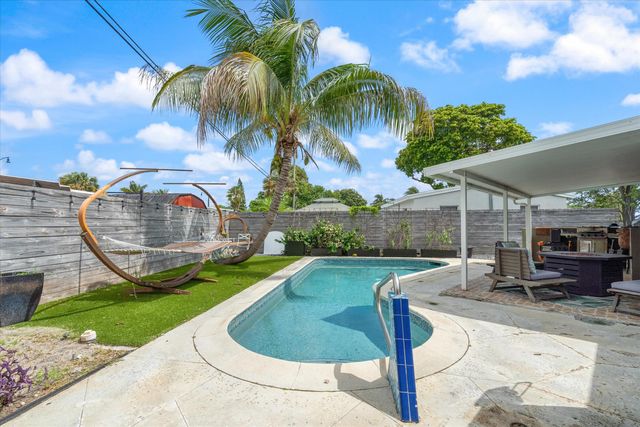 2417 NE 13th Terrace, Pompano Beach, FL 33064