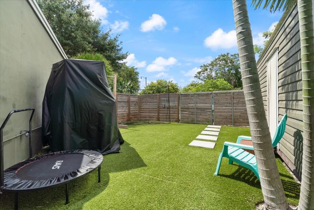 2417 NE 13th Terrace, Pompano Beach, FL 33064