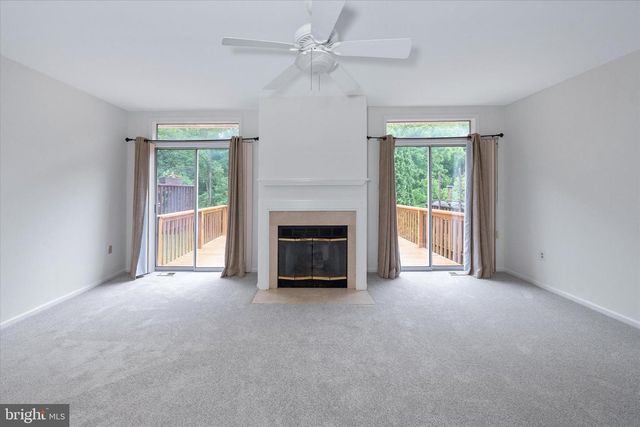 952 GLACKENS LN, Wilmington, DE 19808