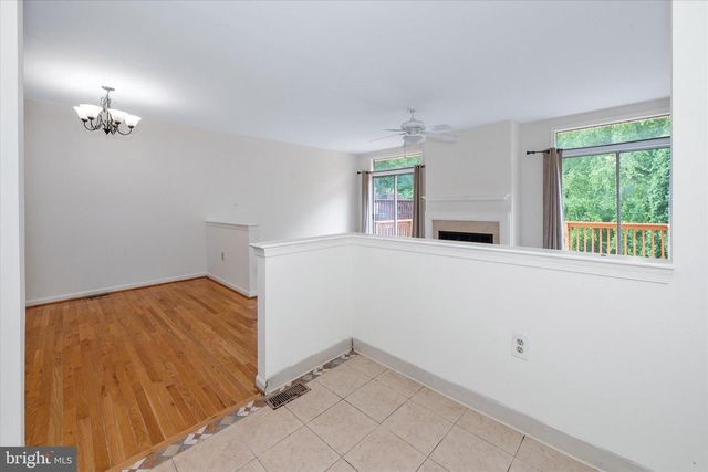 952 GLACKENS LN, Wilmington, DE 19808