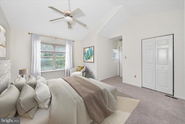 952 GLACKENS LN, Wilmington, DE 19808