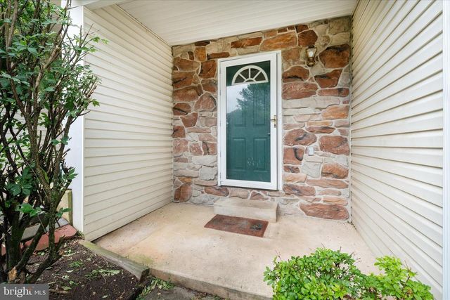 952 GLACKENS LN, Wilmington, DE 19808