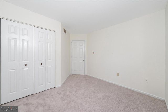 952 GLACKENS LN, Wilmington, DE 19808